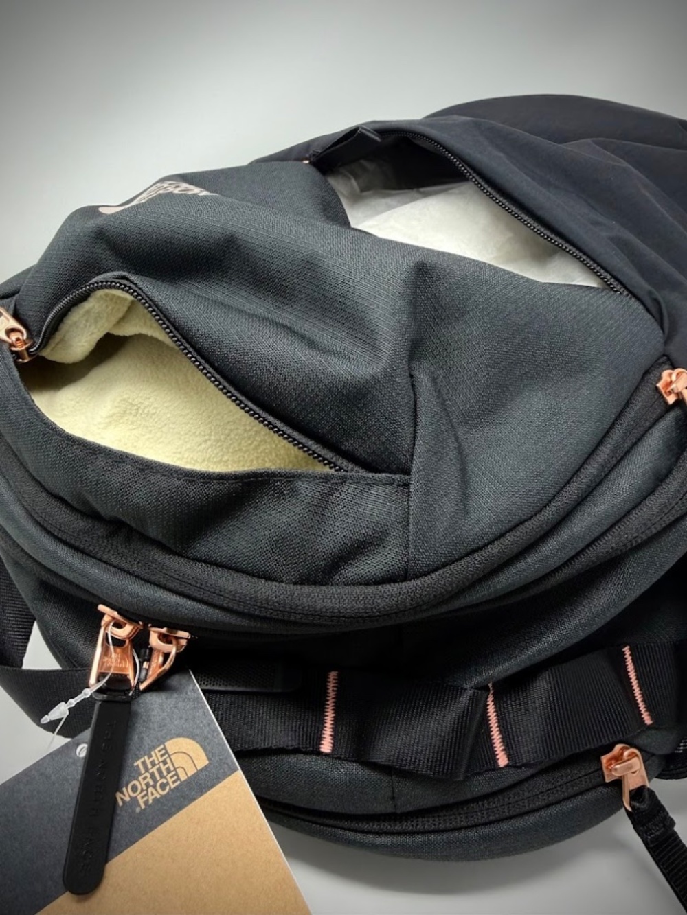 The North Face Isabella Transit Backpack Black Rose Gold 26L Laptop Bag NWT - Picture 3 of 7